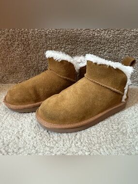 Kookaburra by UGG size 13